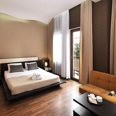 טביליסי Hotel Majestic מראה חיצוני תמונה
