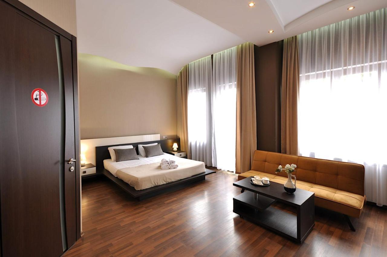 טביליסי Hotel Majestic מראה חיצוני תמונה