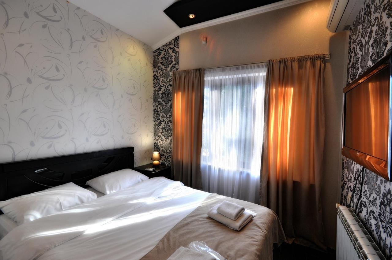 טביליסי Hotel Majestic מראה חיצוני תמונה