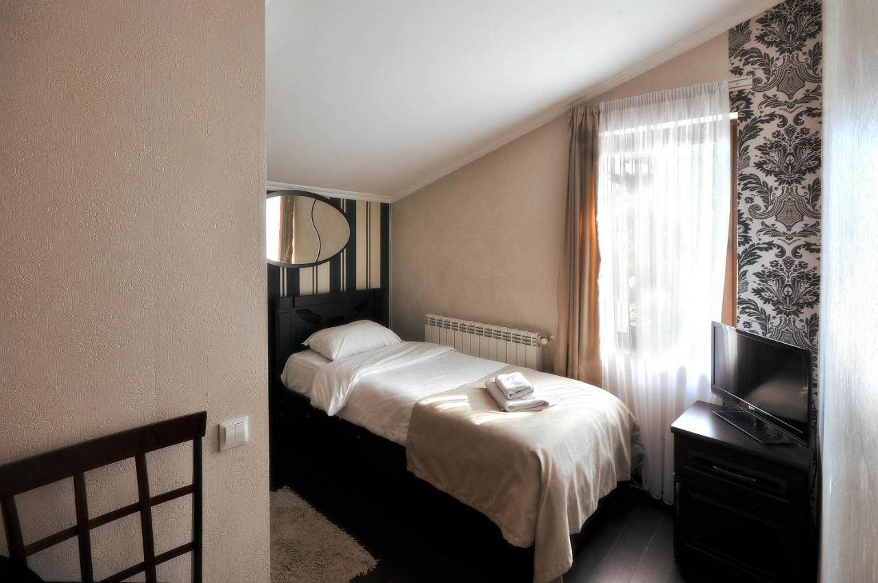 טביליסי Hotel Majestic מראה חיצוני תמונה