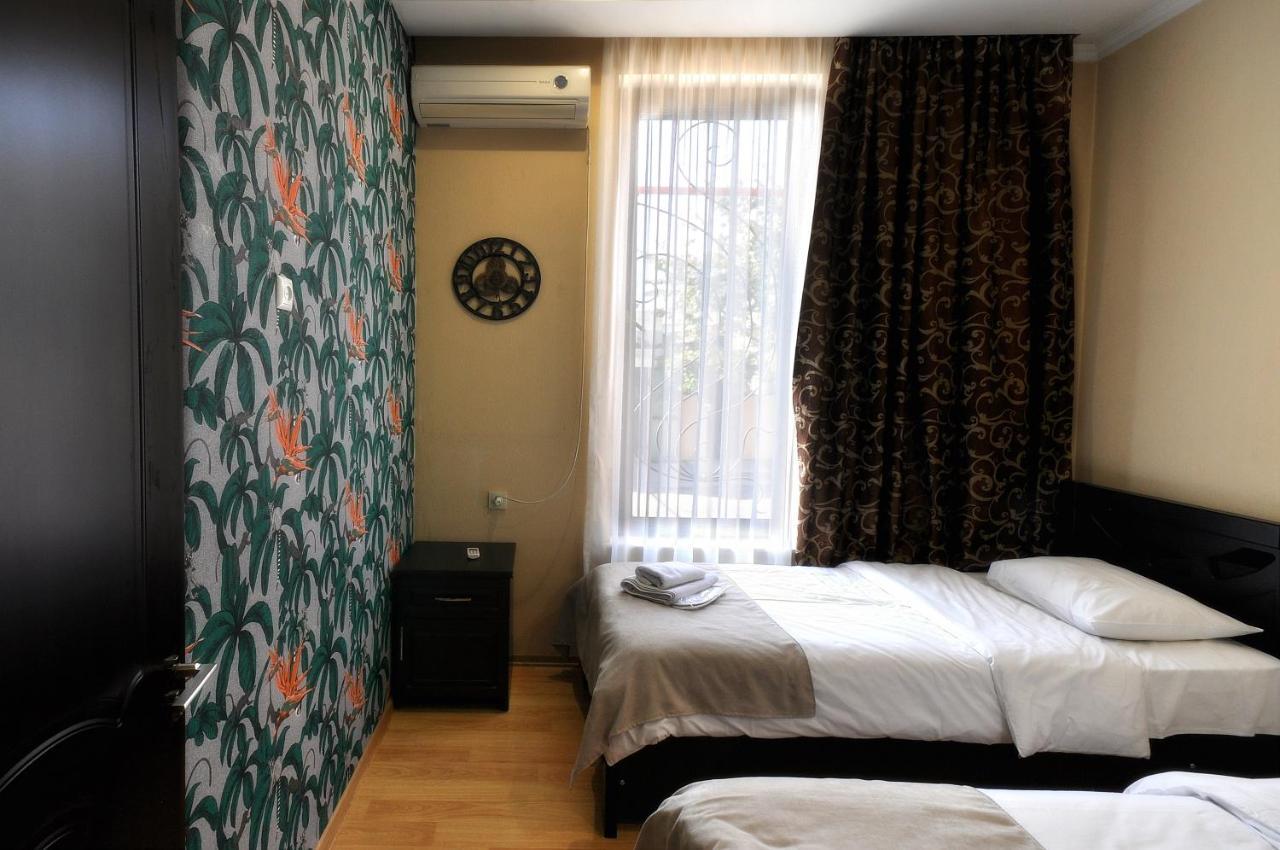 טביליסי Hotel Majestic מראה חיצוני תמונה
