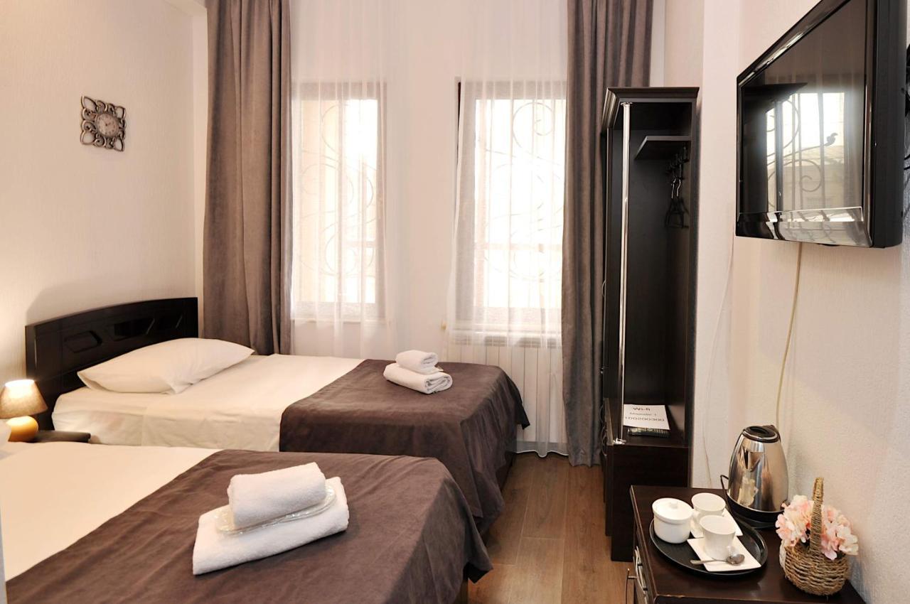 טביליסי Hotel Majestic מראה חיצוני תמונה