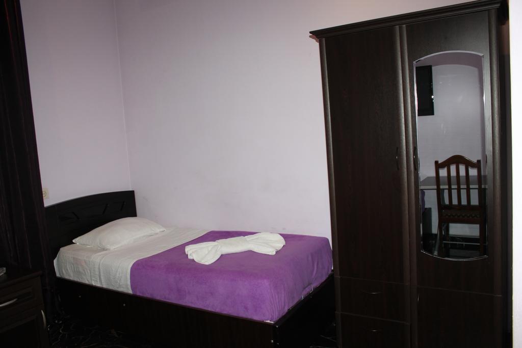 טביליסי Hotel Majestic חדר תמונה