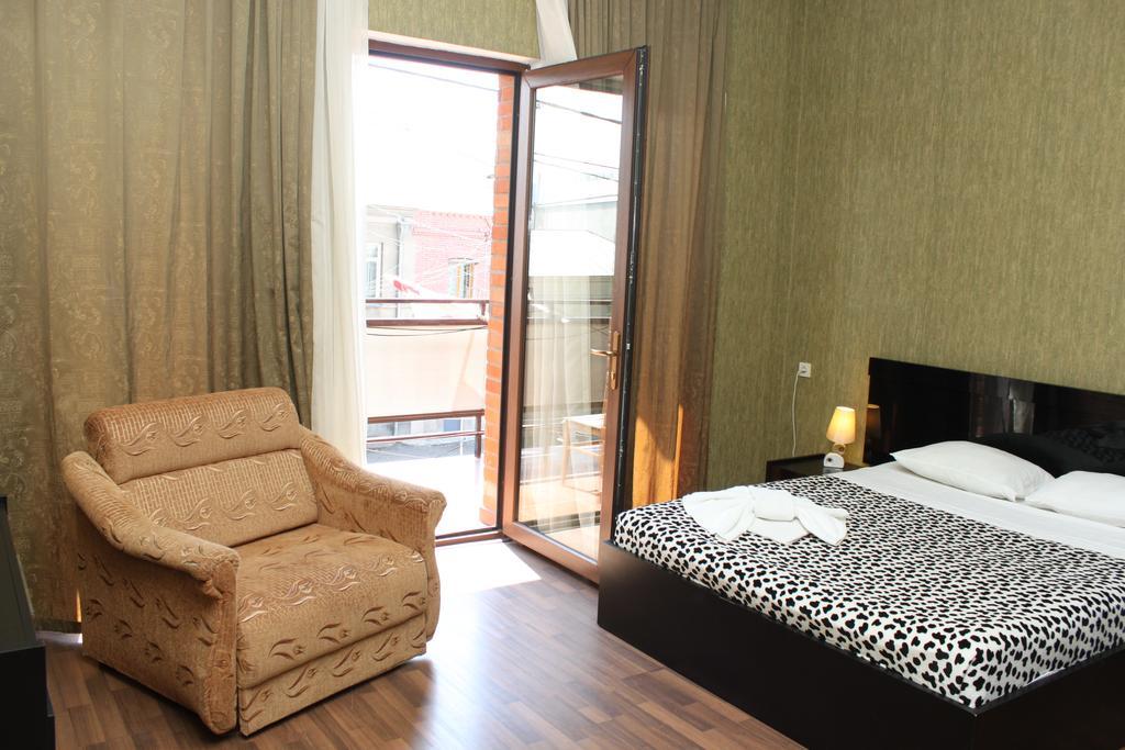 טביליסי Hotel Majestic חדר תמונה