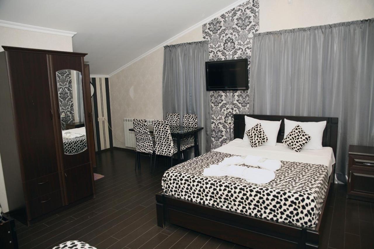 טביליסי Hotel Majestic מראה חיצוני תמונה