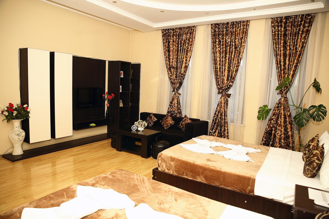 טביליסי Hotel Majestic מראה חיצוני תמונה