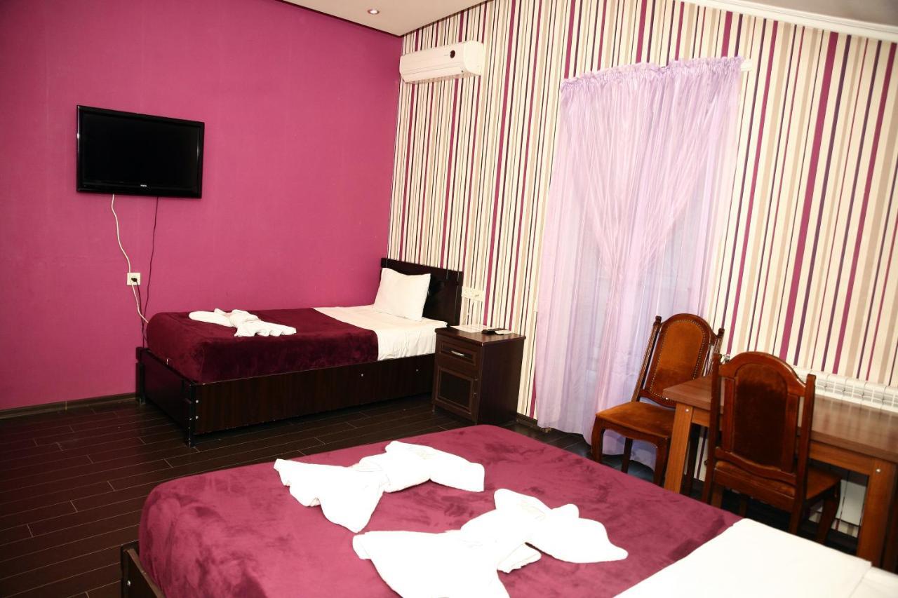 טביליסי Hotel Majestic מראה חיצוני תמונה