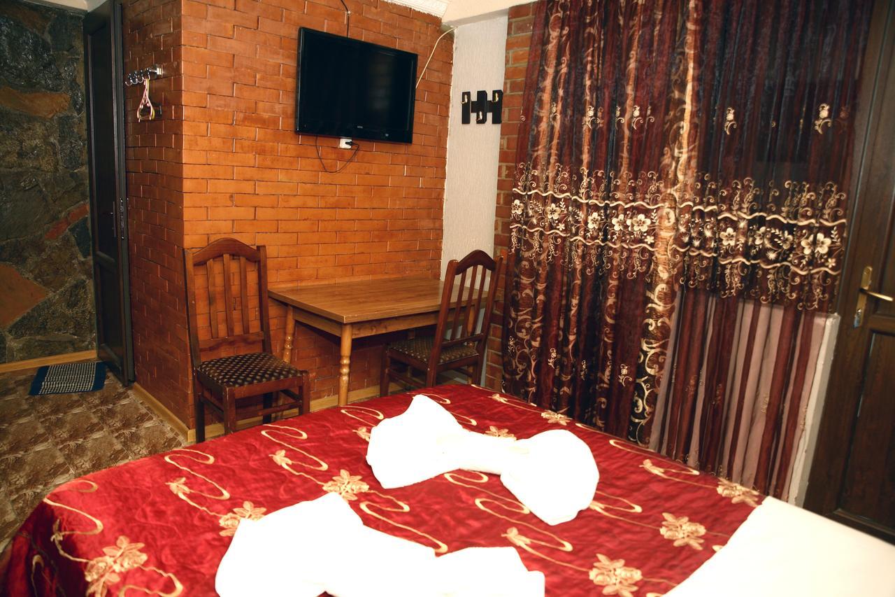 טביליסי Hotel Majestic מראה חיצוני תמונה
