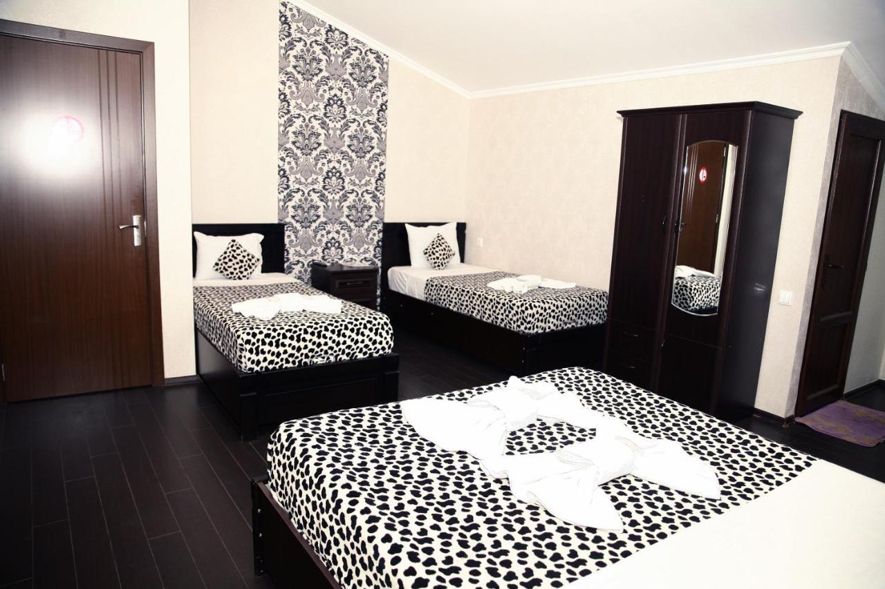 טביליסי Hotel Majestic מראה חיצוני תמונה