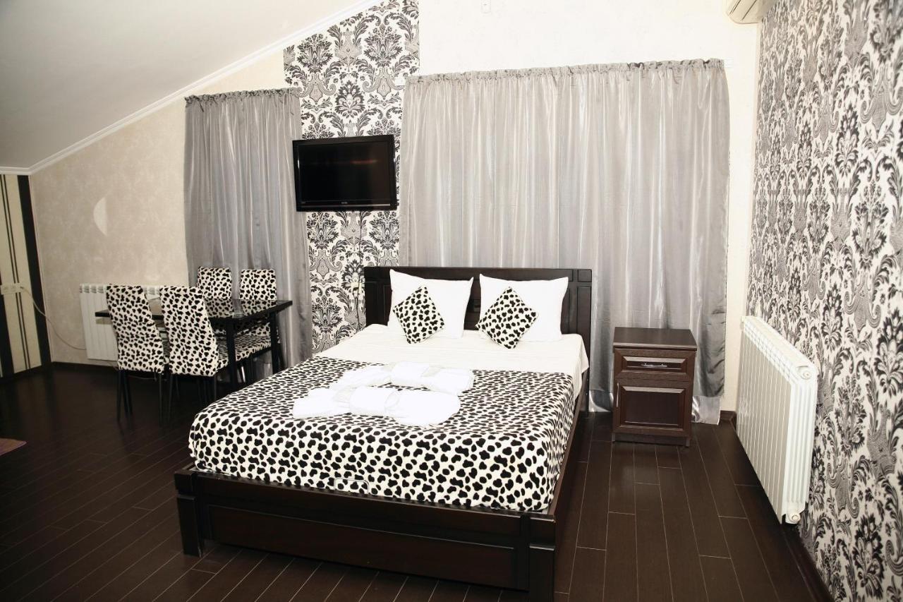 טביליסי Hotel Majestic מראה חיצוני תמונה