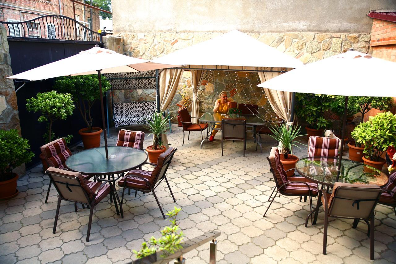 טביליסי Hotel Majestic מראה חיצוני תמונה